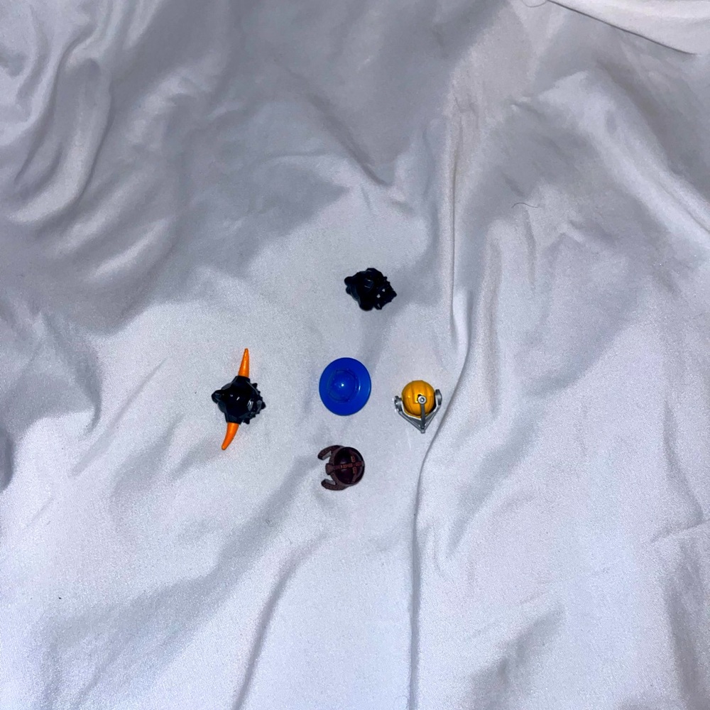 Lego Nexo Knights hat pieces